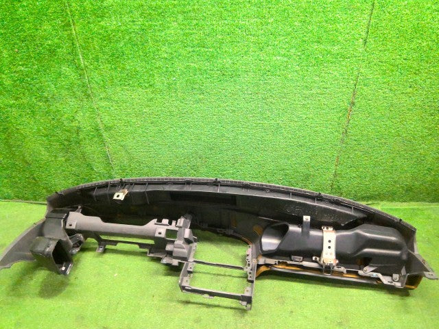 【中古】ハイラックスサーフ Y-KZN130W インストルメントパネル 55301-89123-B0 自社品番260291 204
