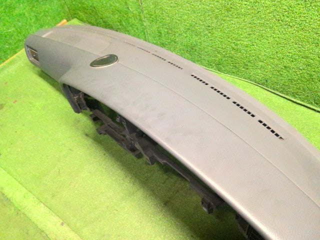 【中古】ハイラックスサーフ Y-KZN130W インストルメントパネル 55301-89123-B0 自社品番260291 204