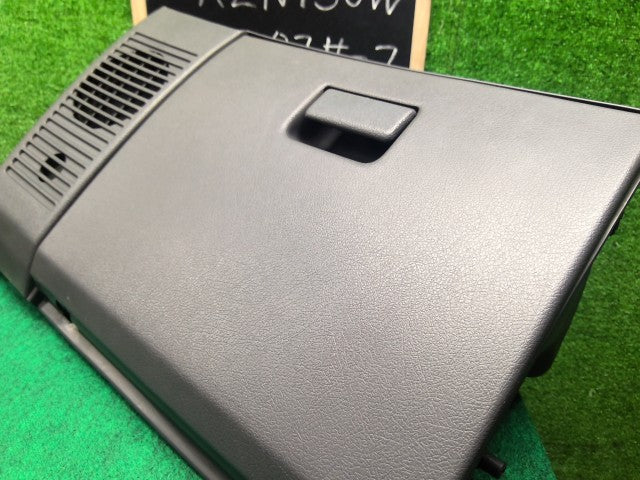 【中古】ハイラックスサーフ Y-KZN130W グローブＢＯＸ 55433-89109-B0 自社品番260291 204