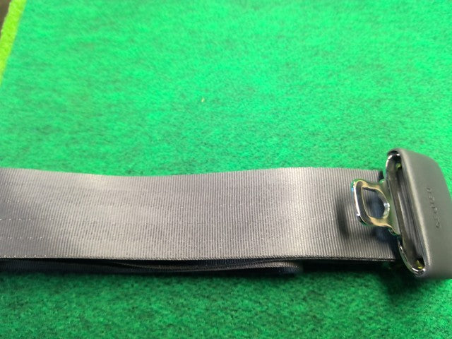 【中古】ハイラックスサーフ Y-KZN130W リアシートベルト 73360-35020-B0 自社品番260291 204