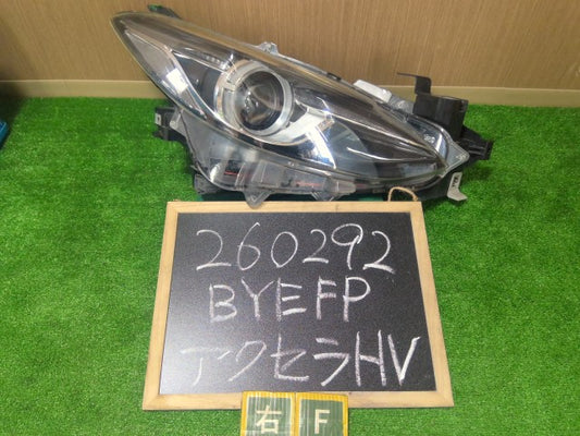 【中古】アクセラ DAA-BYEFP 右ヘッドランプ 右ヘッドライト
