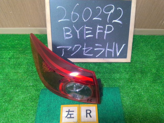 【中古】アクセラ DAA-BYEFP 左テールランプ 右ブレーキランプ