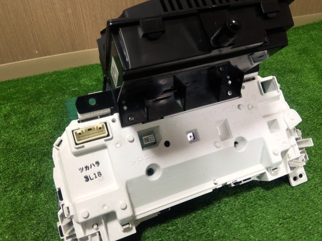 【中古】アクセラ DAA-BYEFP スピードメーター ヘッドアップディスプレイ
