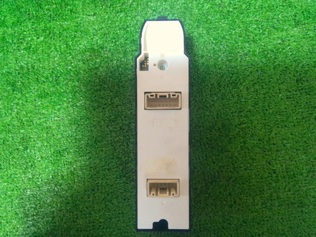 【中古】アクセラ DAA-BYEFP パワーウインドウスイッチ PWスイッチ