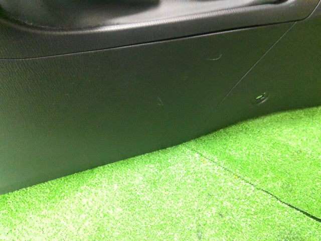 【中古】アクセラ DAA-BYEFP センター コンソールボックス