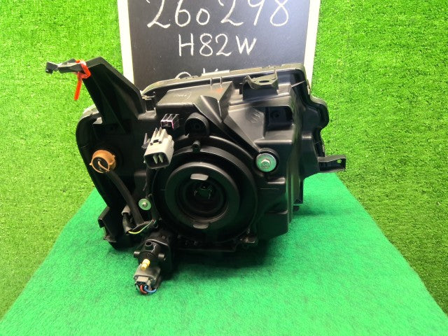 【中古】ｅＫワゴン DBA-H82W 左ヘッドランプＡＳＳＹ 8301A601