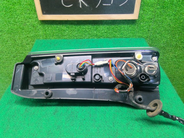 【中古】ｅＫワゴン DBA-H82W 左テールランプ 8331A047