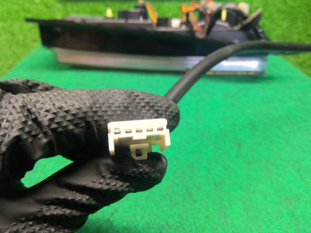 【中古】ｅＫワゴン DBA-H82W 左テールランプ 8331A047