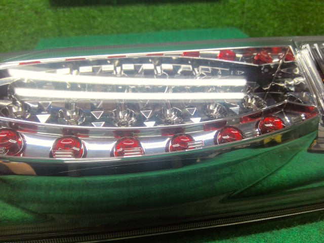 【中古】ｅＫワゴン DBA-H82W 左テールランプ 8331A047
