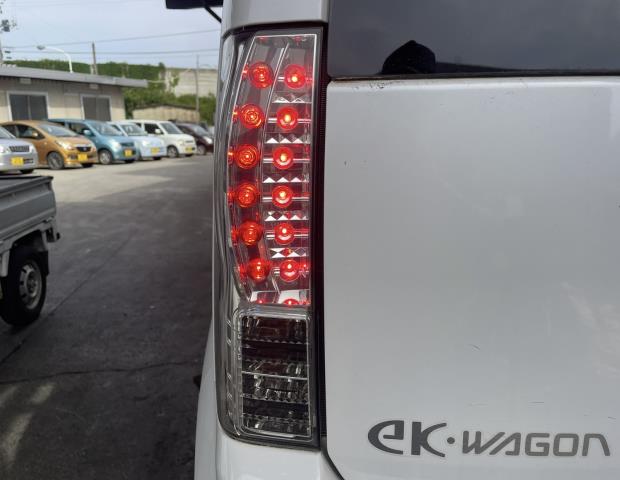 【中古】ｅＫワゴン DBA-H82W 左テールランプ 8331A047