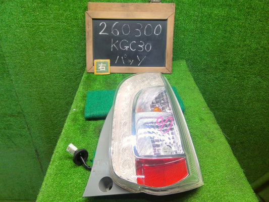 パッソ 右テールランプ DBA-KGC30 81550-B1240