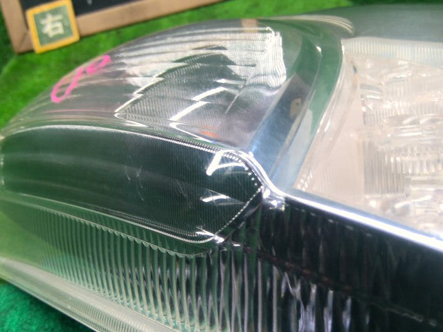 パッソ 右テールランプ DBA-KGC30 81550-B1240