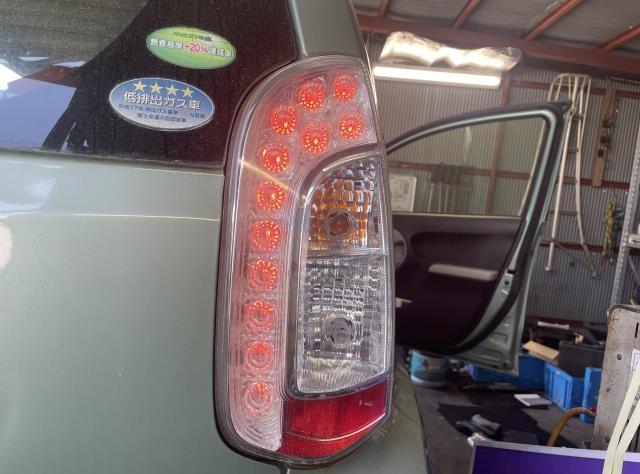 パッソ 右テールランプ DBA-KGC30 81550-B1240