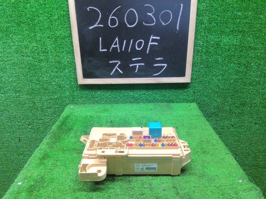 ステラ ヒューズボックス DBA-LA110F 82600B2390