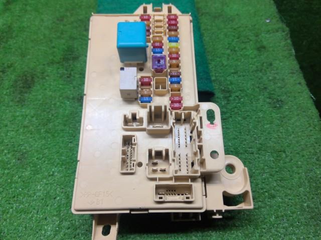 ステラ ヒューズボックス DBA-LA110F 82600B2390