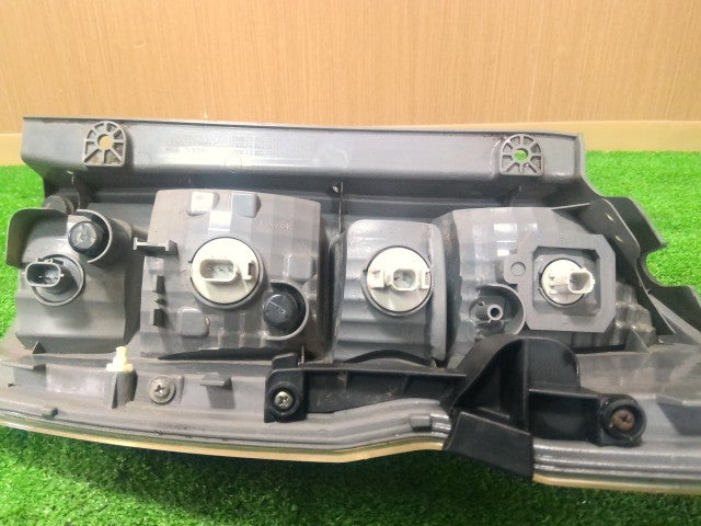 【中古】ステップワゴン DBA-RK1 左テールランプ 左ブレーキランプ