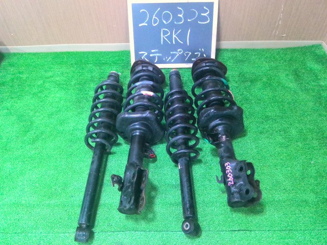 【中古】ステップワゴン DBA-RK1 ストラット ショック