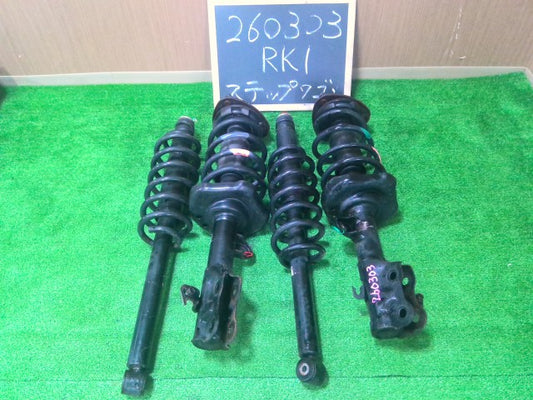 【中古】ステップワゴン DBA-RK1 ストラット ショック