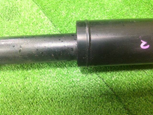 【中古】ステップワゴン DBA-RK1 ストラット ショック
