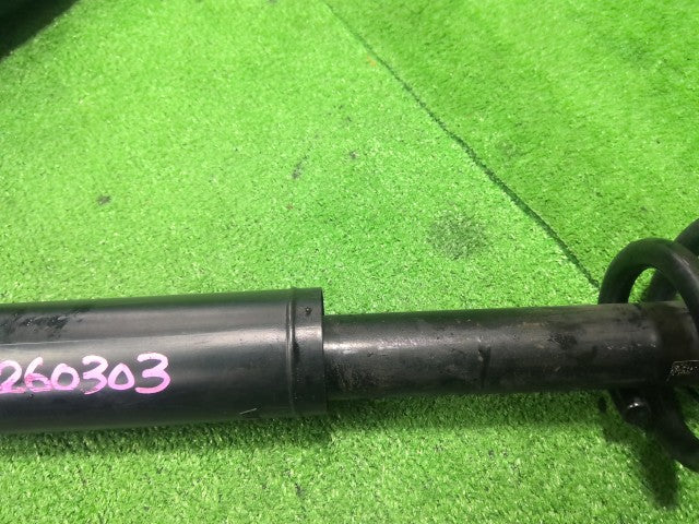 【中古】ステップワゴン DBA-RK1 ストラット ショック