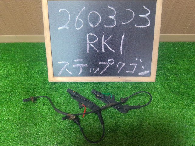 【中古】ステップワゴン DBA-RK1 ＡＢＳセンサー フロント