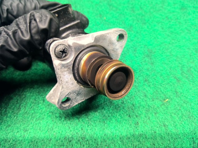 【中古】ムーヴ DBA-LA100S ＥＧＲバルブ 25620-B2011