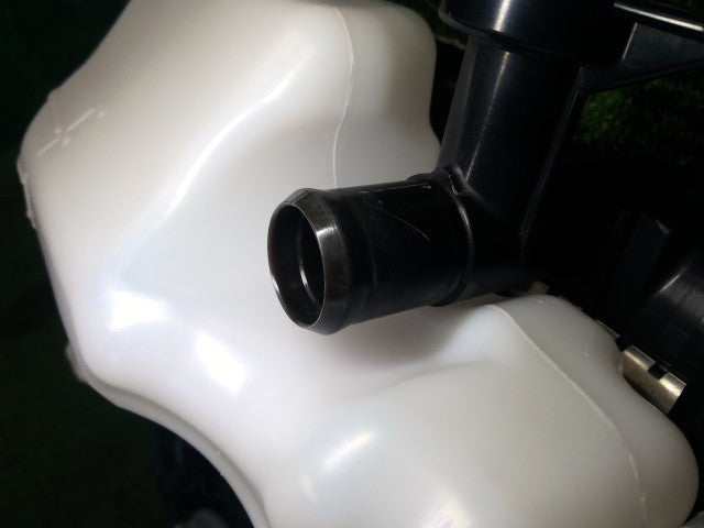 【中古】ムーヴ DBA-LA100S ラジエータ 16400-B2190