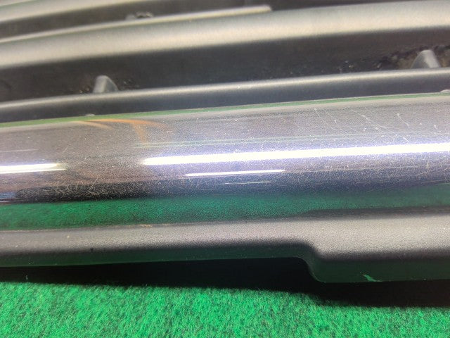 【中古】ランドクルーザー S-HDJ81V ラジエータグリル 53111-60100