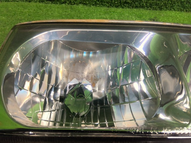 【中古】ランドクルーザー S-HDJ81V ヘッドランプ左右セット 81110-60371