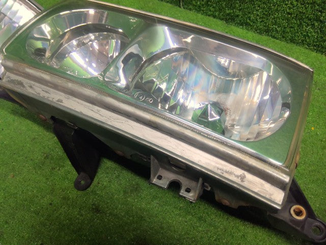 【中古】ランドクルーザー S-HDJ81V ヘッドランプ左右セット 81110-60371