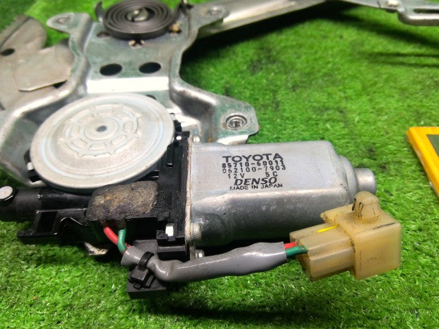 【中古】ランドクルーザー S-HDJ81V 右フロントドアレギュレータ・モーター 69801-60010