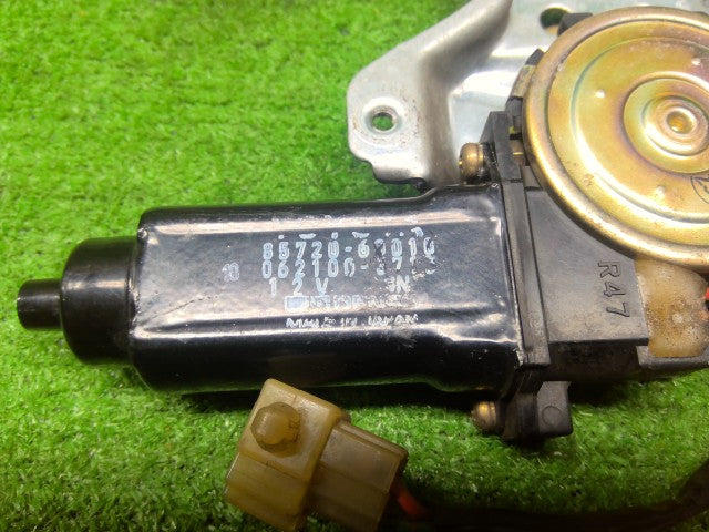 【中古】ランドクルーザー S-HDJ81V 左フロントドアレギュレータ・モーター 69802-60010