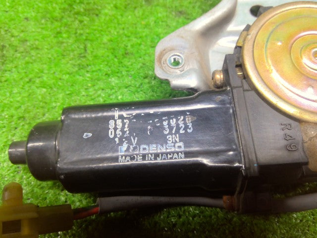 【中古】ランドクルーザー S-HDJ81V 右リアドアレギュレータ・モーター 69803-60010
