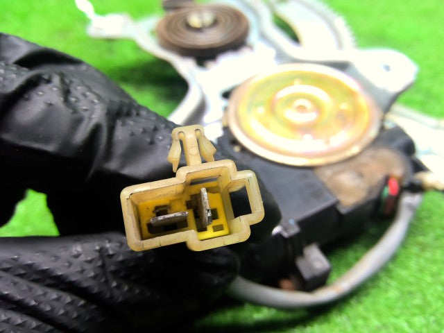 【中古】ランドクルーザー S-HDJ81V 右リアドアレギュレータ・モーター 69803-60010