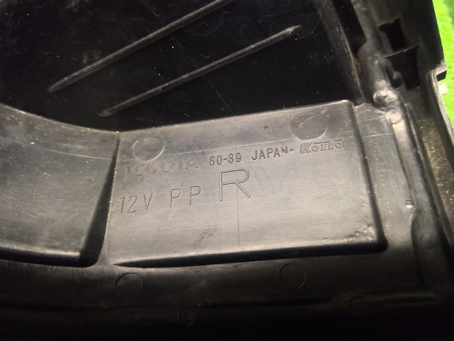【中古】ランドクルーザー S-HDJ81V テールランプ左右セット 81550-60332