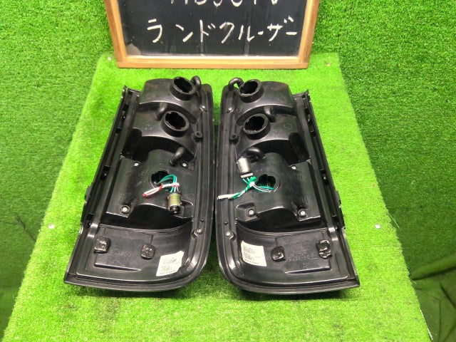【中古】ランドクルーザー S-HDJ81V テールランプ左右セット 6M1