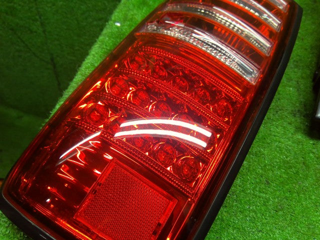 【中古】ランドクルーザー S-HDJ81V テールランプ左右セット 6M1