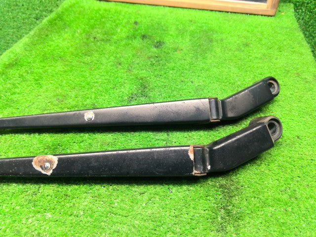 【中古】ランドクルーザー S-HDJ81V フロントワイパーアーム 85211-60011