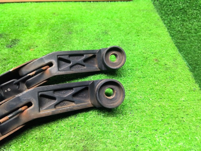 【中古】ランドクルーザー S-HDJ81V フロントワイパーアーム 85211-60011