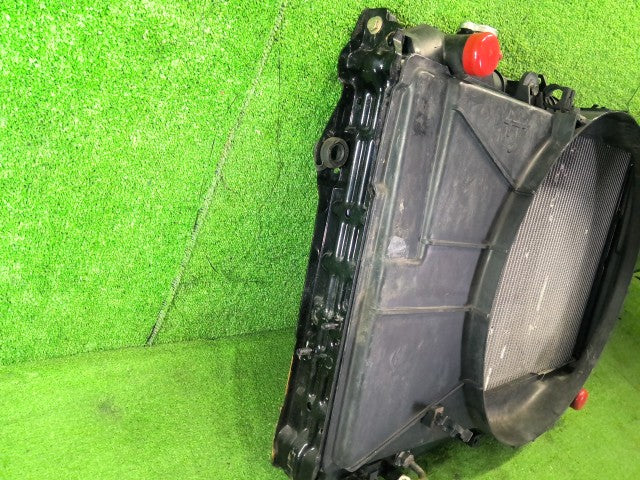 【中古】ランドクルーザー S-HDJ81V ラジエータ 16400-17060