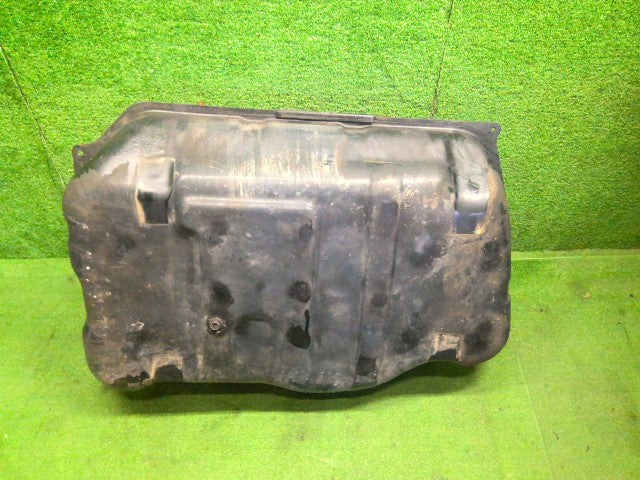 【中古】ランドクルーザー S-HDJ81V フューエルタンク 77001-69065