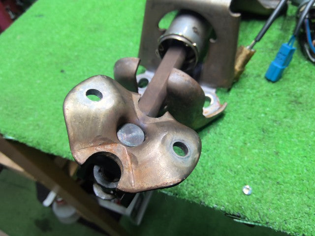 【中古】ランドクルーザー S-HDJ81V ステアリングコラム 45870-60070