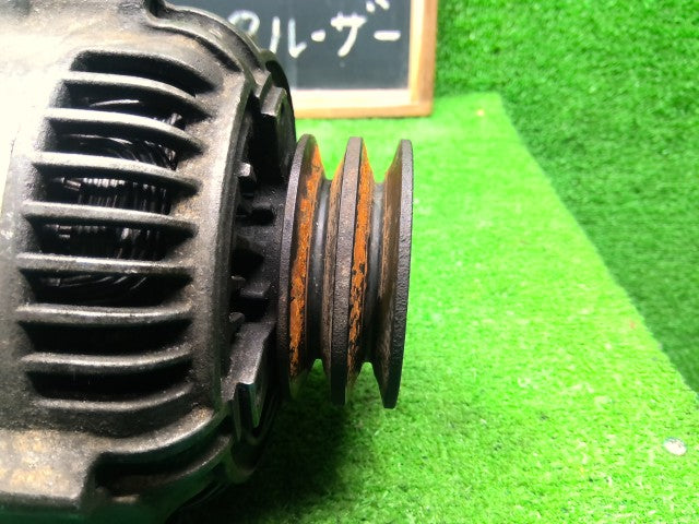 【中古】ランドクルーザー S-HDJ81V オルタネーター 27060-17180