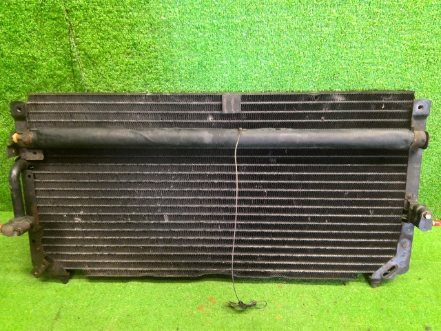 【中古】ランドクルーザー S-HDJ81V コンデンサー 28610-17020