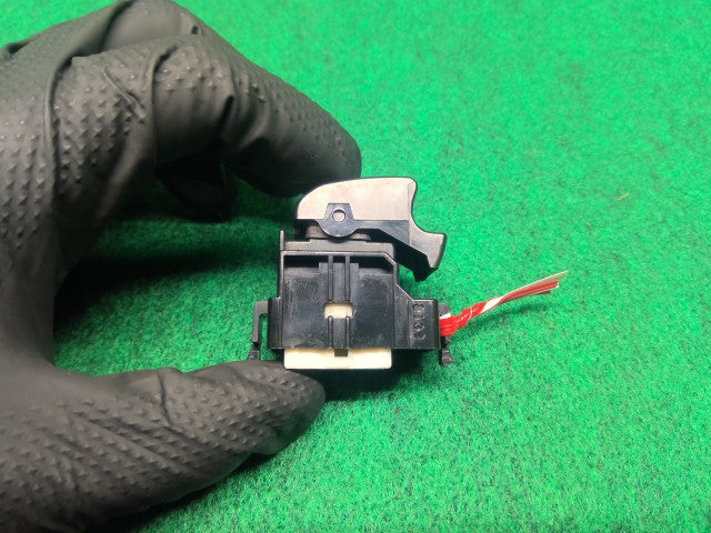 【中古】ランドクルーザー S-HDJ81V 左リアドア用 パワーウインドウスイッチ