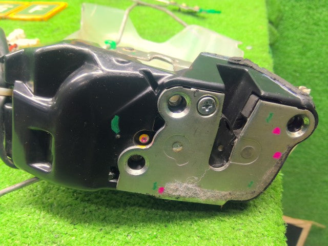 【中古】ランドクルーザー S-HDJ81V 右フロントドアロックソレノイド 69030-60011