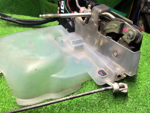 【中古】ランドクルーザー S-HDJ81V 右フロントドアロックソレノイド 69030-60011