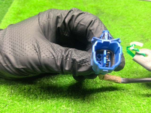 【中古】ランドクルーザー S-HDJ81V 右リアドアロックソレノイド 69330-60051