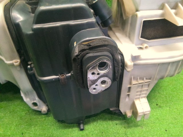 【中古】ランドクルーザー S-HDJ81V カーヒーター 88510-60220