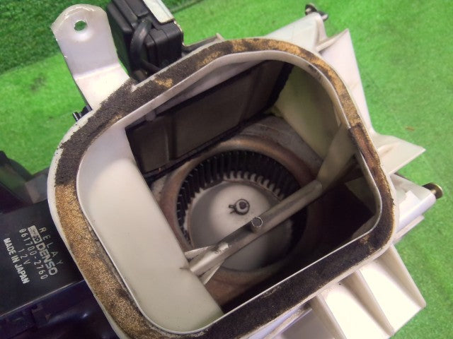 【中古】ランドクルーザー S-HDJ81V カーヒーター 88510-60220